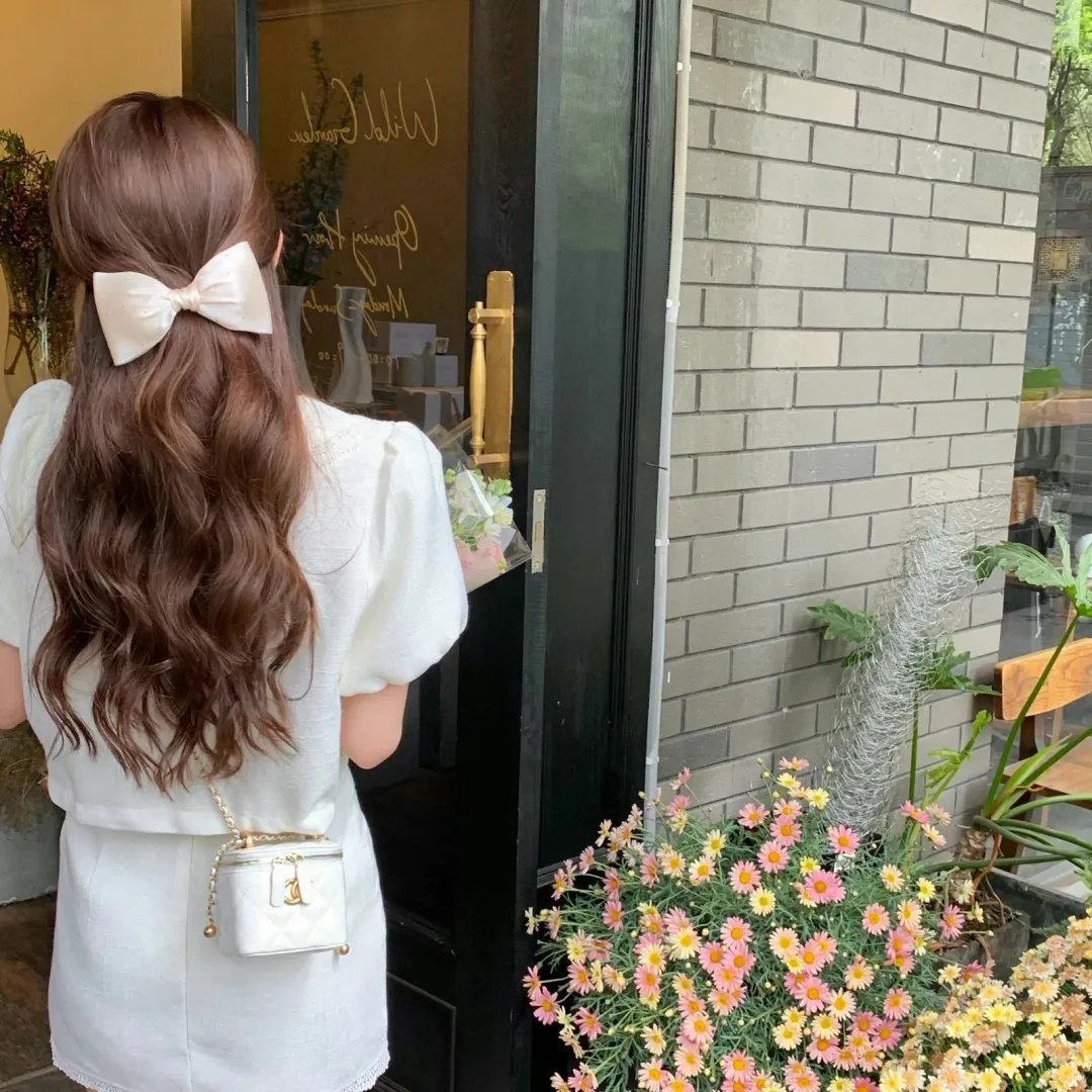 骚动时节的少女们啊